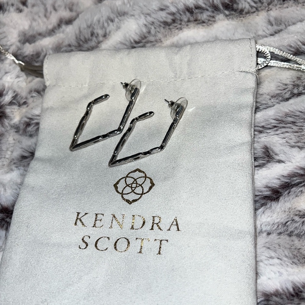 Kendra Scott Rylan Small Hoop Earrings, Rhodium-Plated.